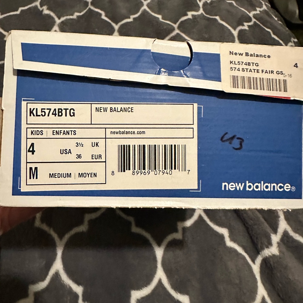 New balance sneakers size 4 boys!